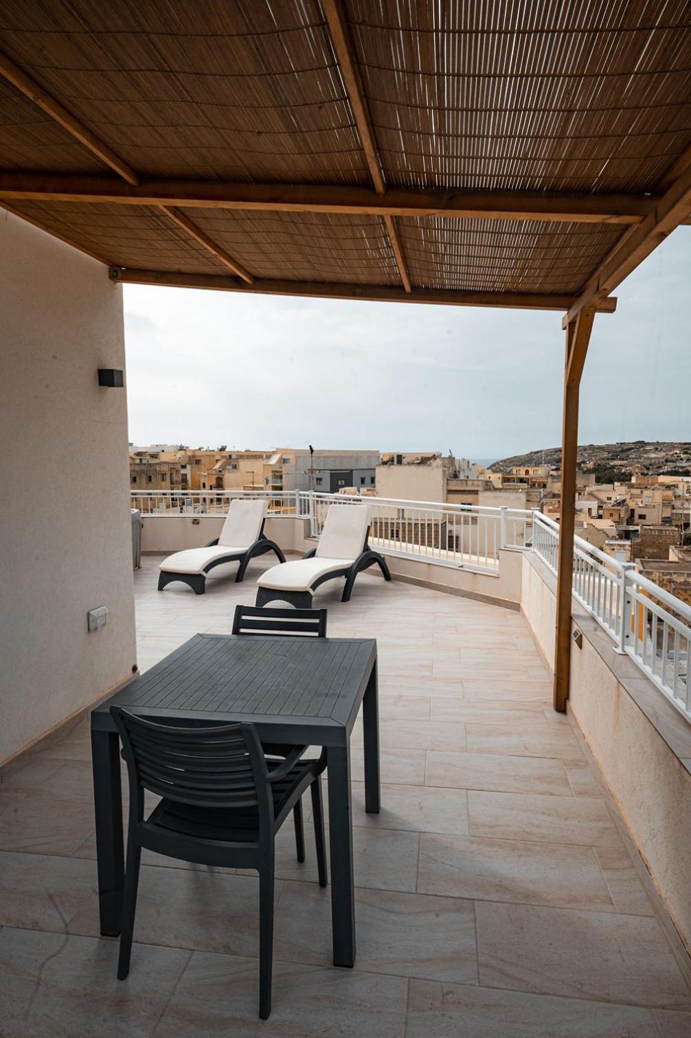The Willows Penthouses With Jacuzzi Ghajn il-Kbira  Εξωτερικό φωτογραφία