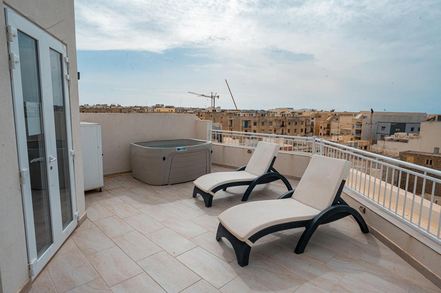 The Willows Penthouses With Jacuzzi Ghajn il-Kbira  Εξωτερικό φωτογραφία